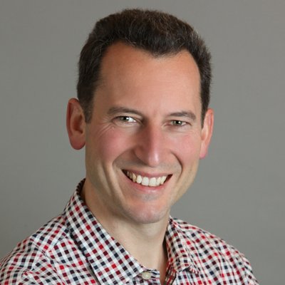 Alex J. Smolaの写真